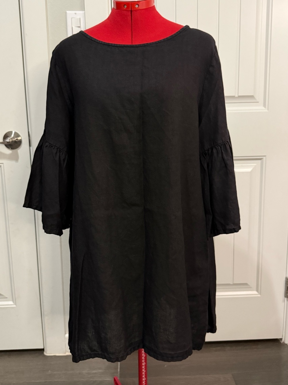 bryn Walker Black 100% Linen Bell-Sleeve Tunic size large made in USA - Picture 12 of 16